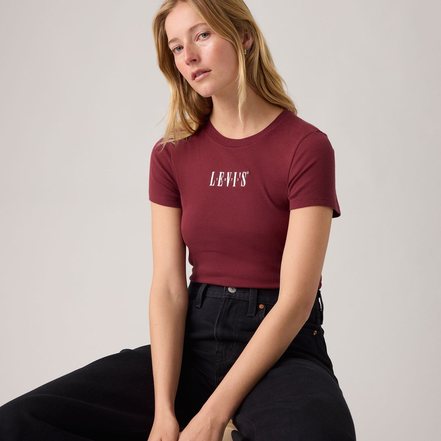 Levi's® Women's Graphic Essential T-Shirt