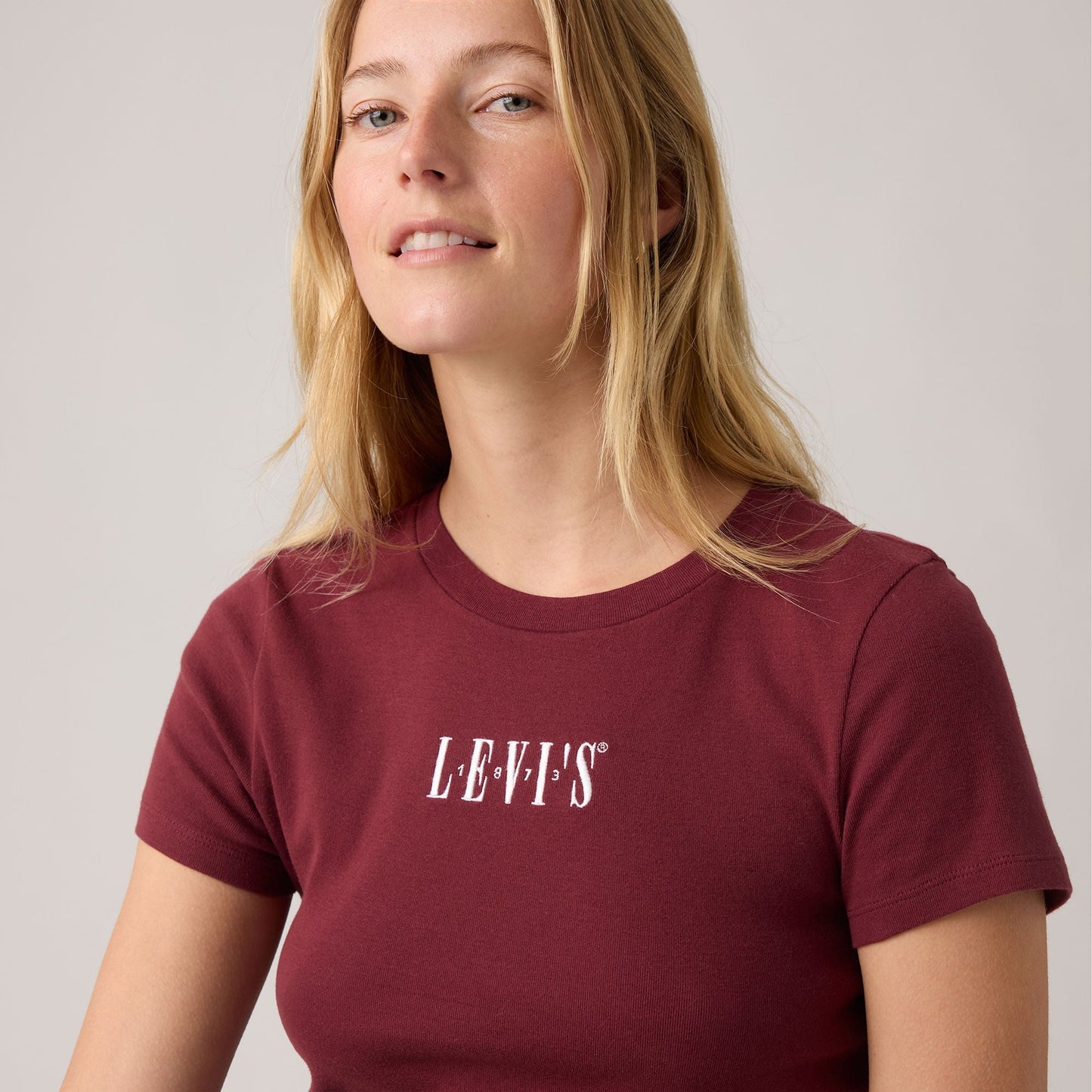 Levi's® Women's Graphic Essential T-Shirt