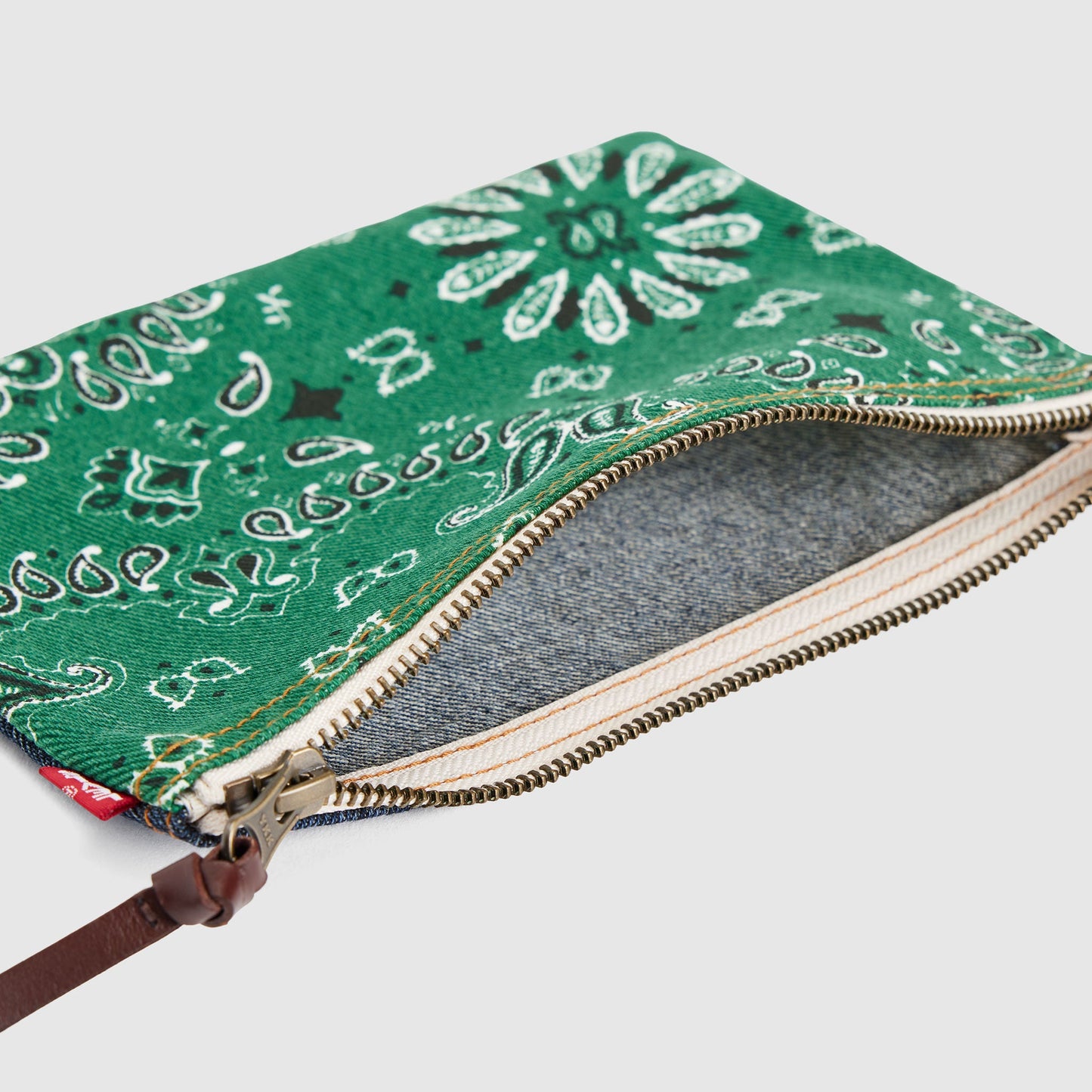 Levi's® Men's Graphic Small Pouch