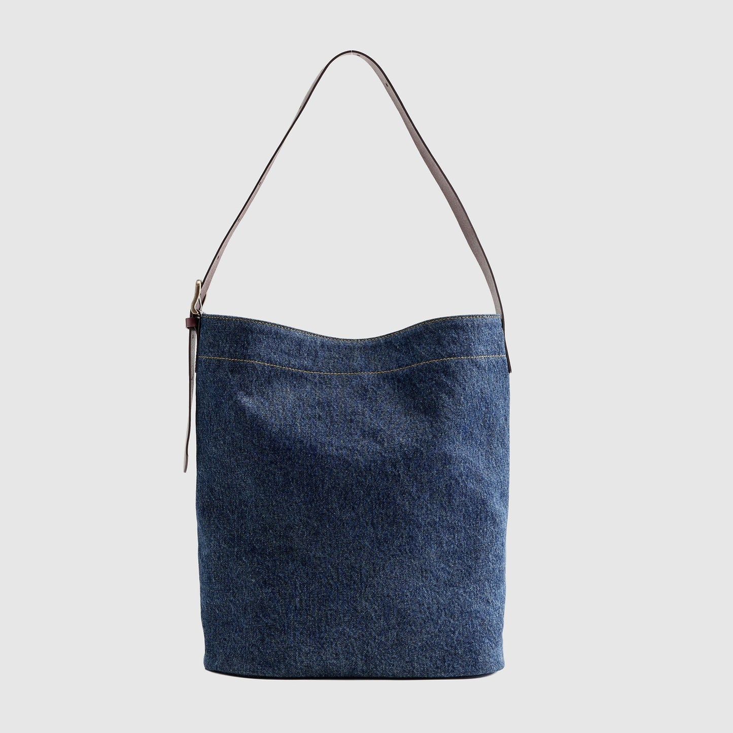 Levi's® Women's Medium Heritage Bag