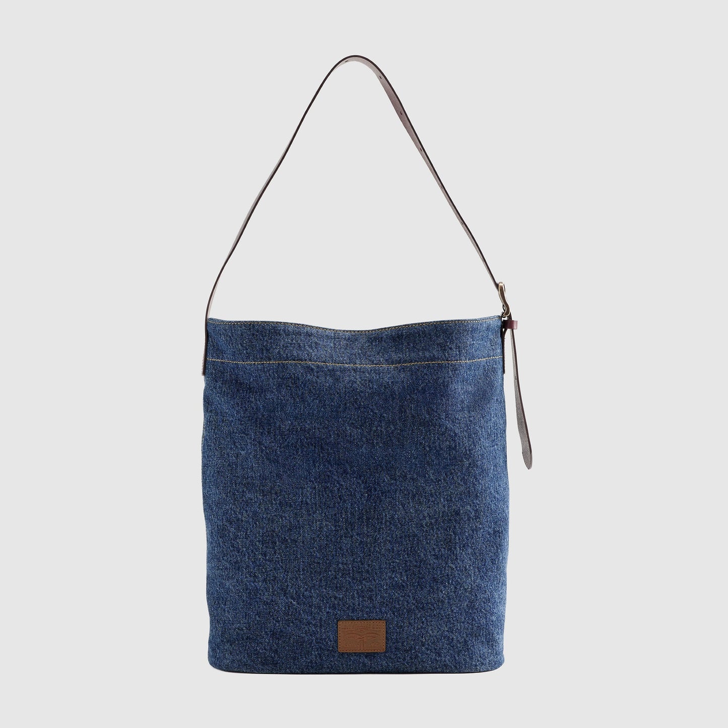 Levi's® Women's Medium Heritage Bag
