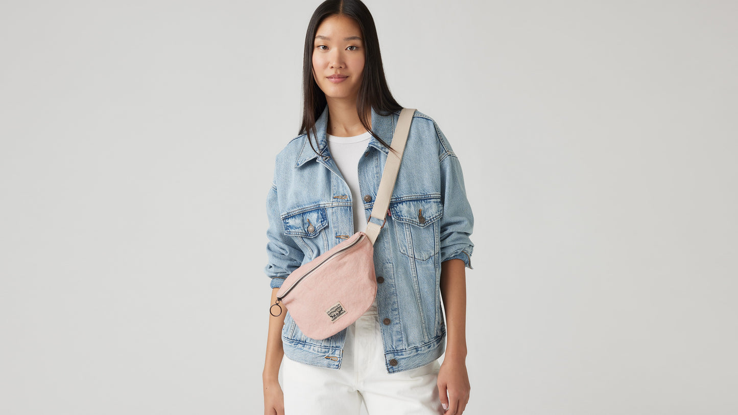 Levi's® Women's Devon Crossbody Bag